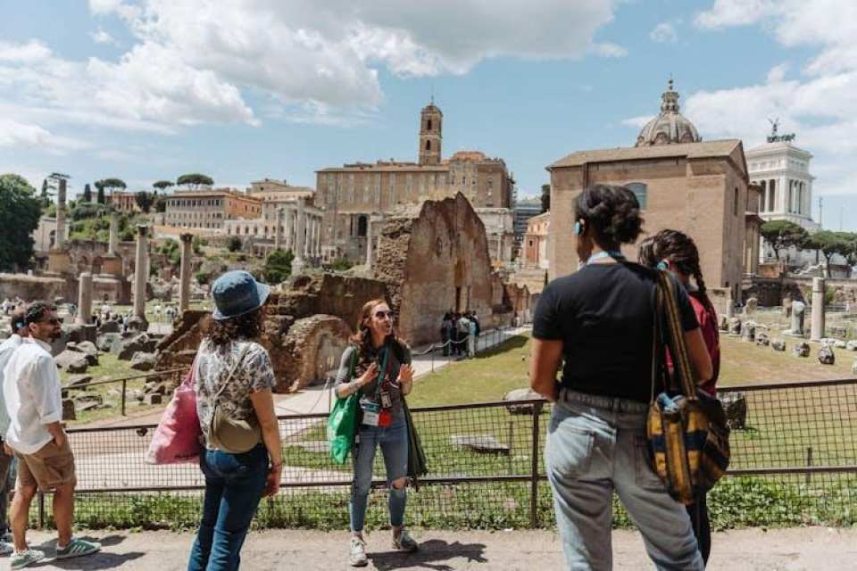 Archaeological Rome tour, Colosseum, Roman Forum and Palatine Hill