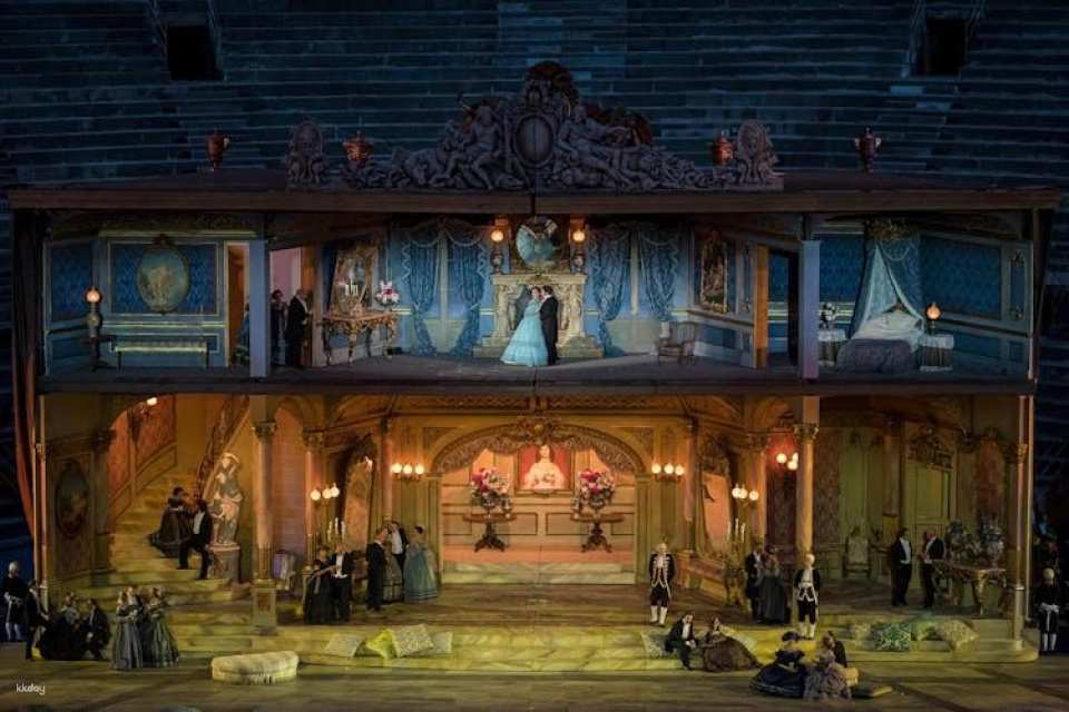 Arena di Verona Opera Package with tickets, city tour and transport