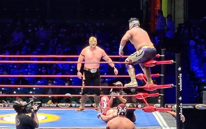 Arena Mexico: Lucha Libre Wrestling Show Small Group Tour Image 7