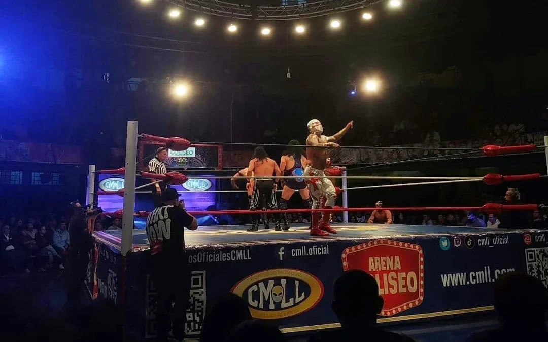 Arena Mexico: Private Tour of Lucha Libre with Tacos, Pulqueria and Cantina Live Music Image 2