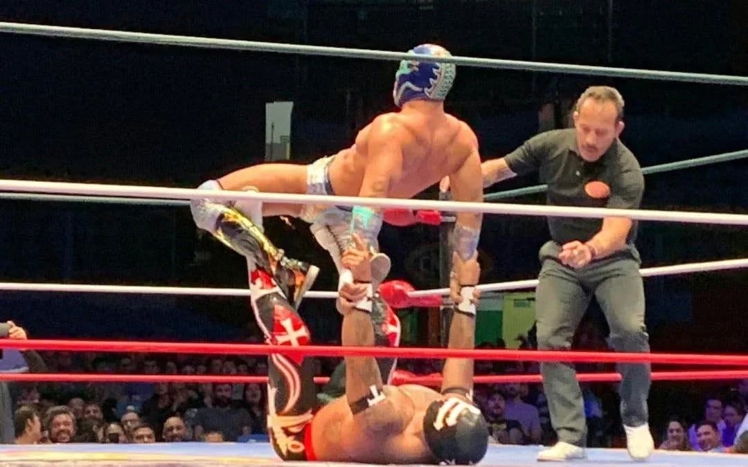Arena Mexico: Private Tour of Lucha Libre with Tacos, Pulqueria and Cantina Live Music Image 8