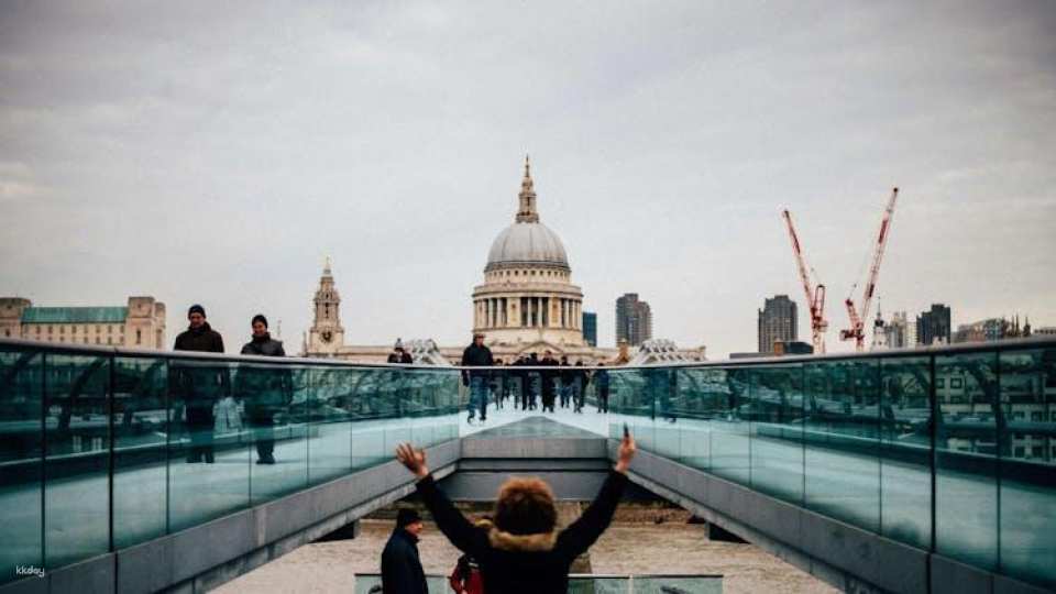 Art and culture walk of London with a local