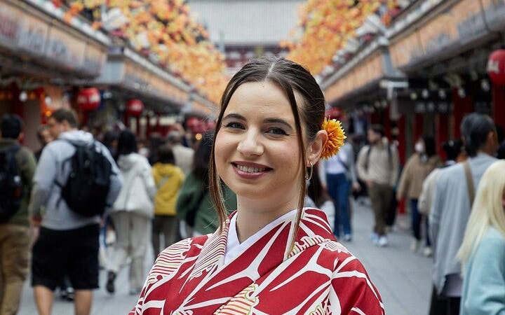 Asakusa Kimono Photography Tour with Local Guide Image 4