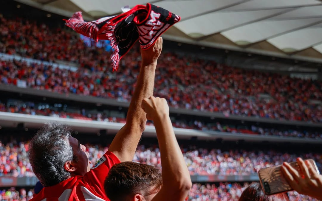 Atlético de Madrid: Team Arrival Experience + Match Ticket Image 5