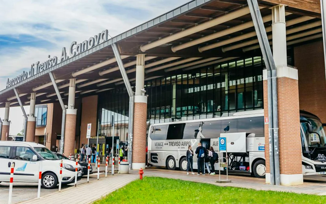 ATVO One-Way Tickets: Treviso Airport to/from Venice Piazzale Roma Image 8
