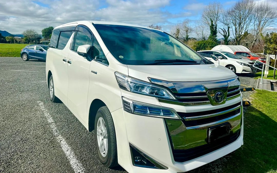 Auckland Airport One-Way Private Minivan Transfer to/from City Hotels Image 4