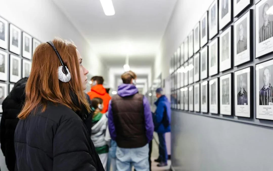 Auschwitz-Birkenau Guided Tour with Fast-Track Tickets & Transfer Options Image 4