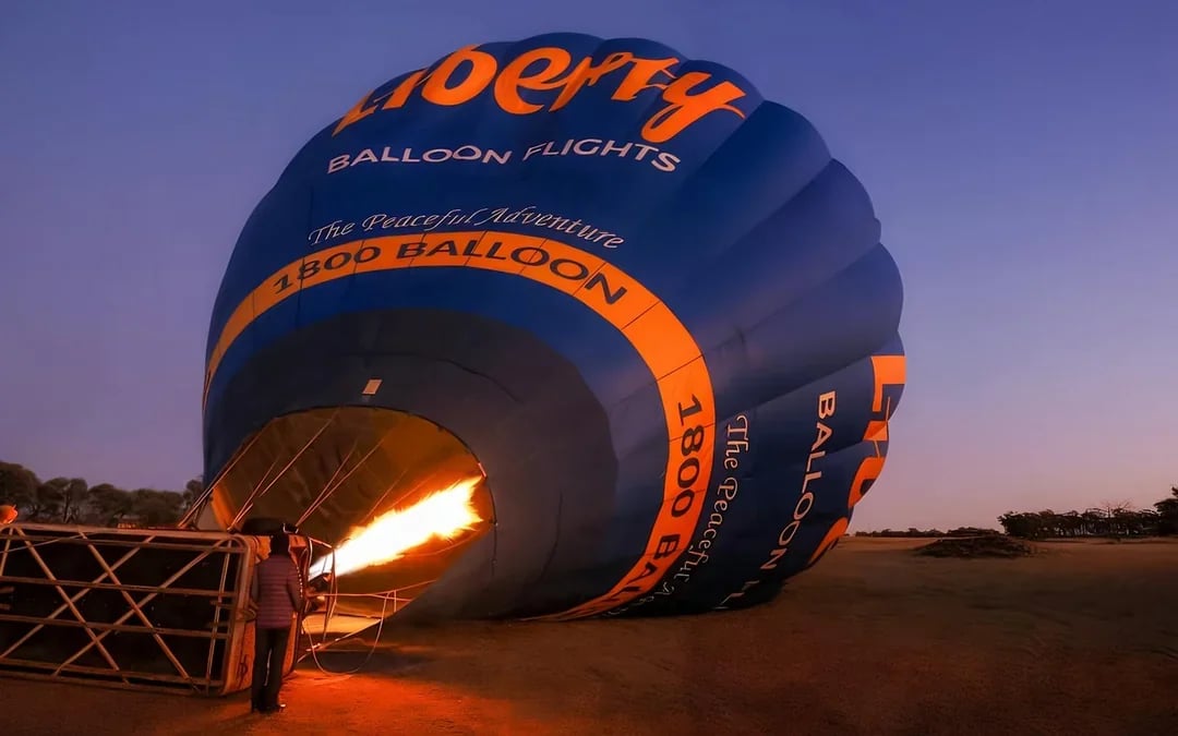 Avon Valley Hot Air Balloon Flight with Breakfast Image 6