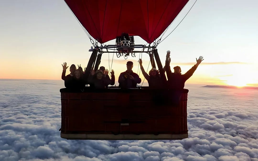 Avon Valley Hot Air Balloon Flight with Breakfast Image 10