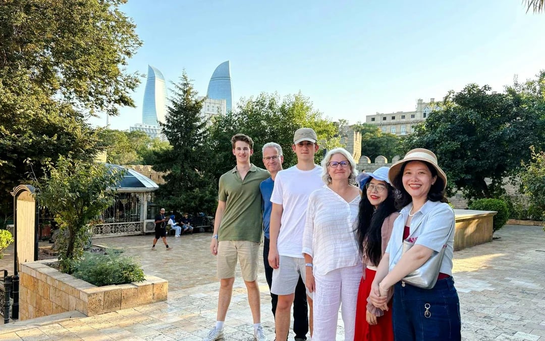 Baku City Walking Tour Image 6