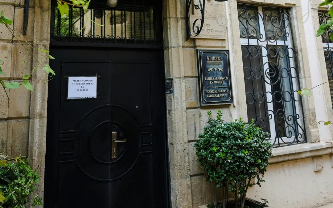 Baku Old City: House-Museum of Tahir Salahov Entry Ticket Image 3