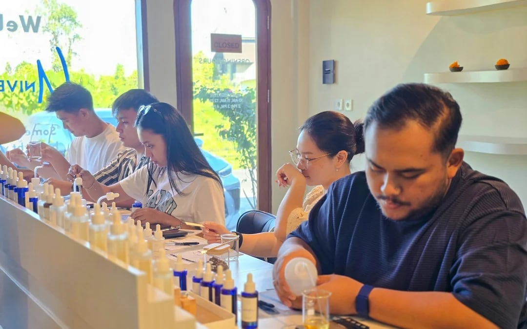 Bali Perfume-Making Workshop at Universence in Canggu Image 8