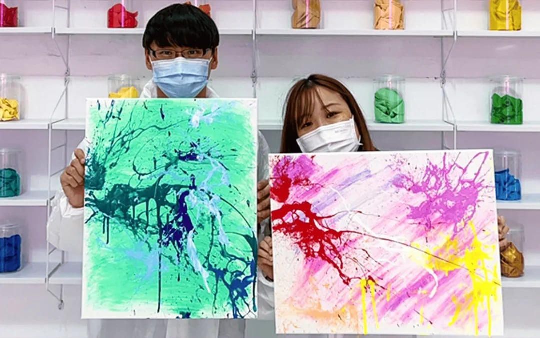 Balloon Splatter Art Workshop Image 5