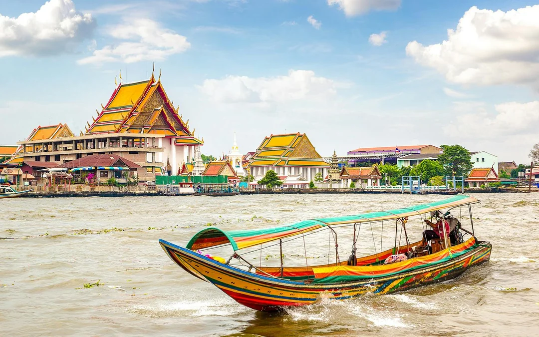 Bangkok Canal Tours – Chao Phraya River and Wat Arun Temple by Long Tail Boat Image 2