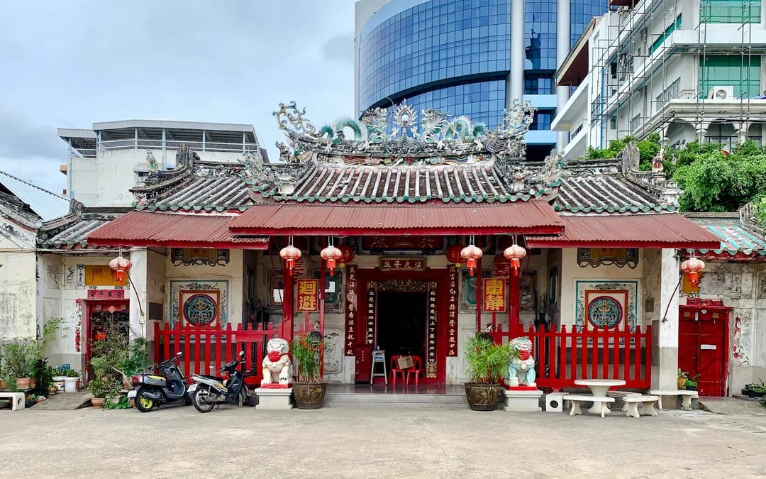 Bangkok Chinatown and Talad Noi Street Art Walking Tour Image 1