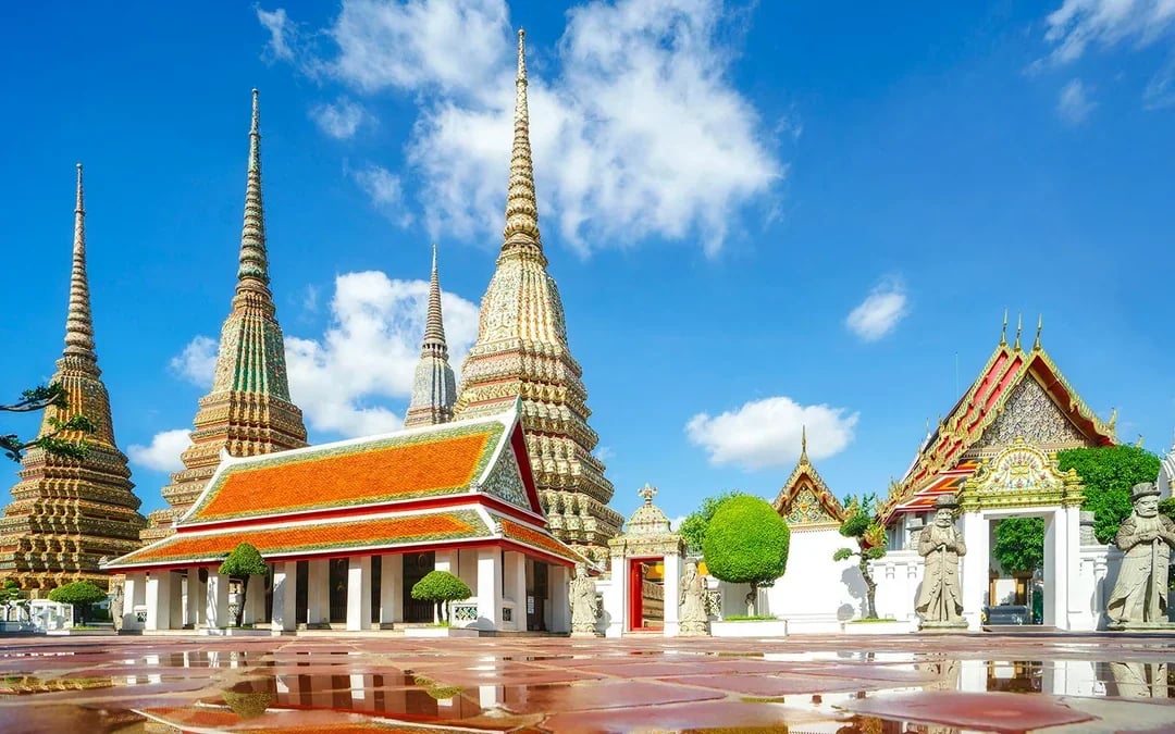 Bangkok City Highlights – Grand Palace, Wat Arun, and Wat Pho Guided Walking Tour Image 7
