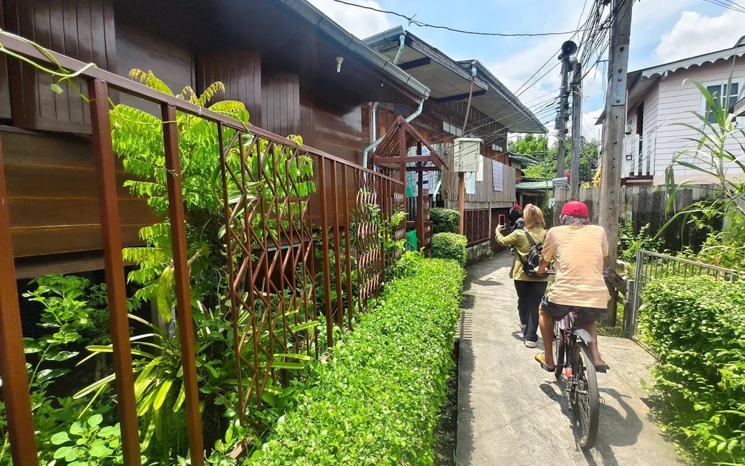 Bangkok Koh Khet Island Guided Bike Tour with Pottery Crafting, Coffee Brewing Class, and Lunch Image 9
