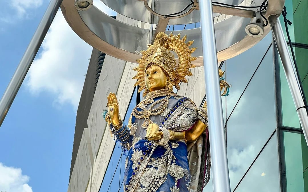 Bangkok Small-Group Hindu Shrines Walking Tour Image 1