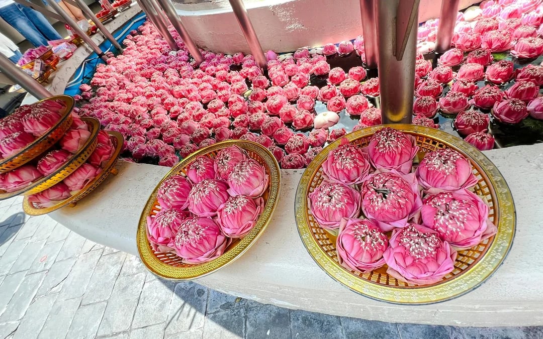 Bangkok Small-Group Hindu Shrines Walking Tour Image 6