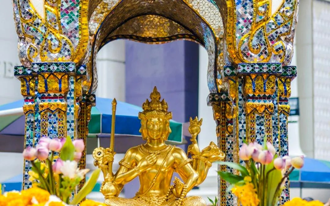 Bangkok Small-Group Hindu Shrines Walking Tour Image 7