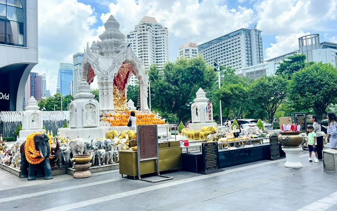 Bangkok Small-Group Hindu Shrines Walking Tour Image 10