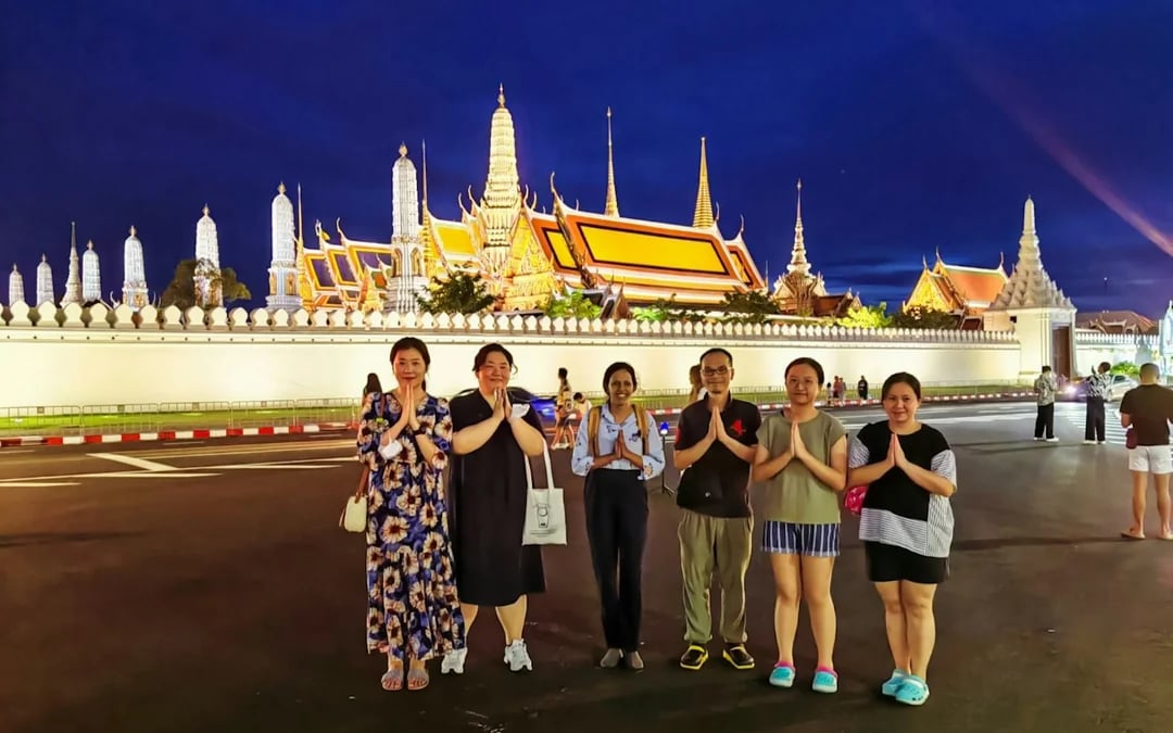 Bangkok Small-Group Tuk-Tuk Guided Tour with Lotus Flower Folding Image 3