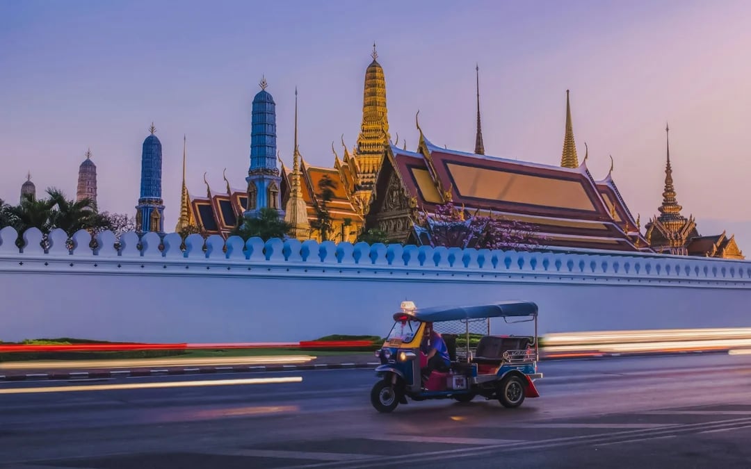 Bangkok Small-Group Tuk-Tuk Guided Tour with Lotus Flower Folding Image 5