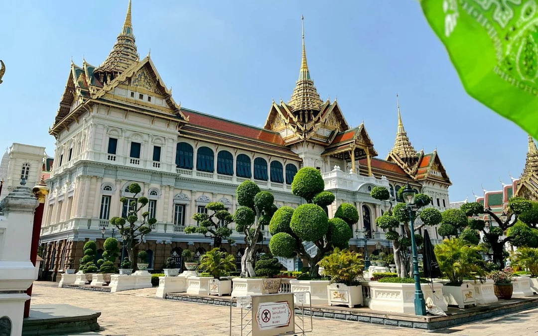 Bangkok Tuk-Tuk and Long-Tail Boat Canal Tour with Thai Costume and Wat Arun Photo Stop Image 4