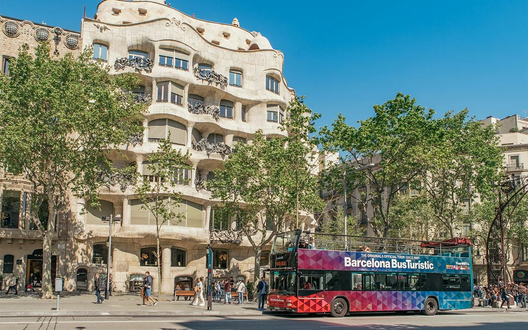 Barcelona Bus Turistic: Hop-on Hop-off Bus Tour Image 4