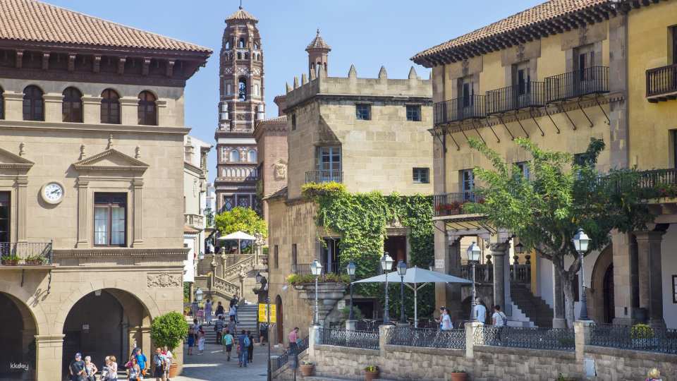 Go City | Barcelona Essentials Pass: Visit 3 Top Attractions