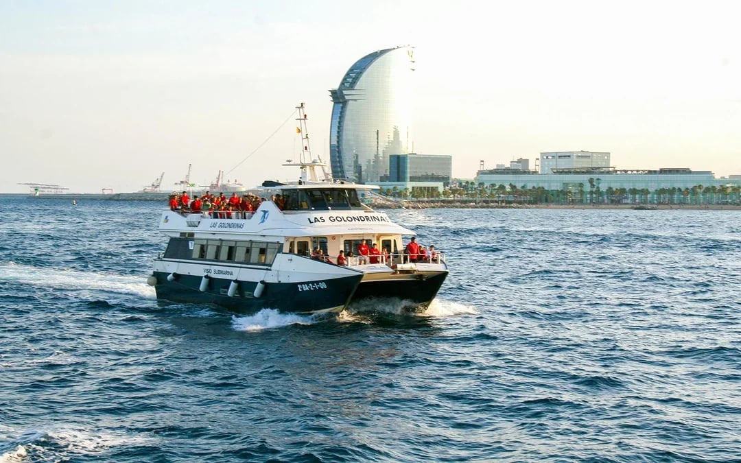 Barcelona Las Golondrinas Sightseeing Cruise Image 10