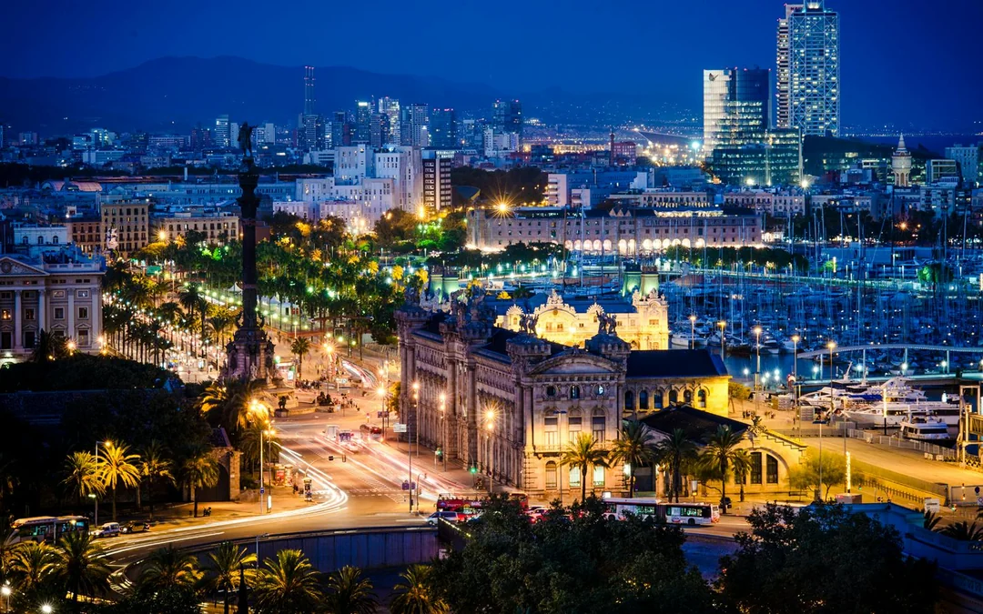 Barcelona Night Bus Tour Image 2