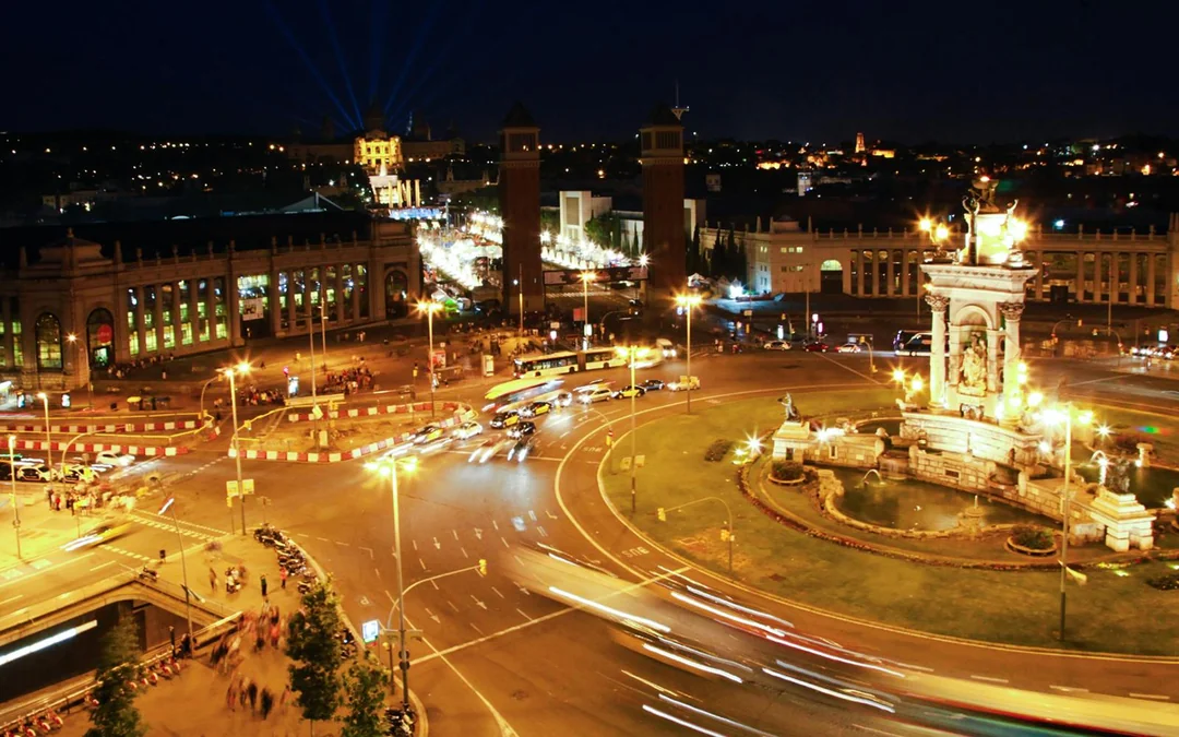 Barcelona Night Bus Tour Image 7