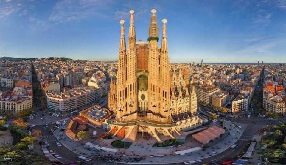 Barcelona Sagrada Familia Fast Track Ticket with Audio Guide
