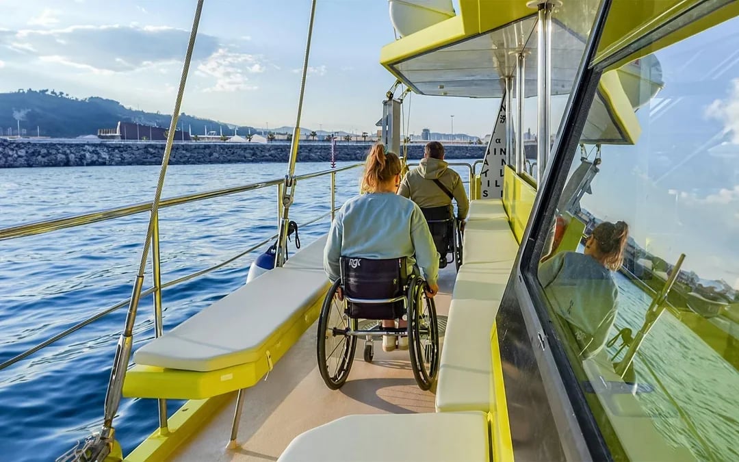 Barcelona Sightseeing Cruise on an Eco-Catamaran Image 7