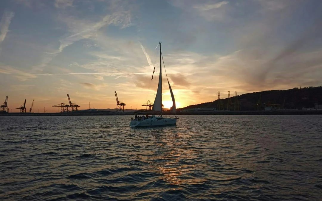 Barcelona: Sunset Sailing Cruise Image 9