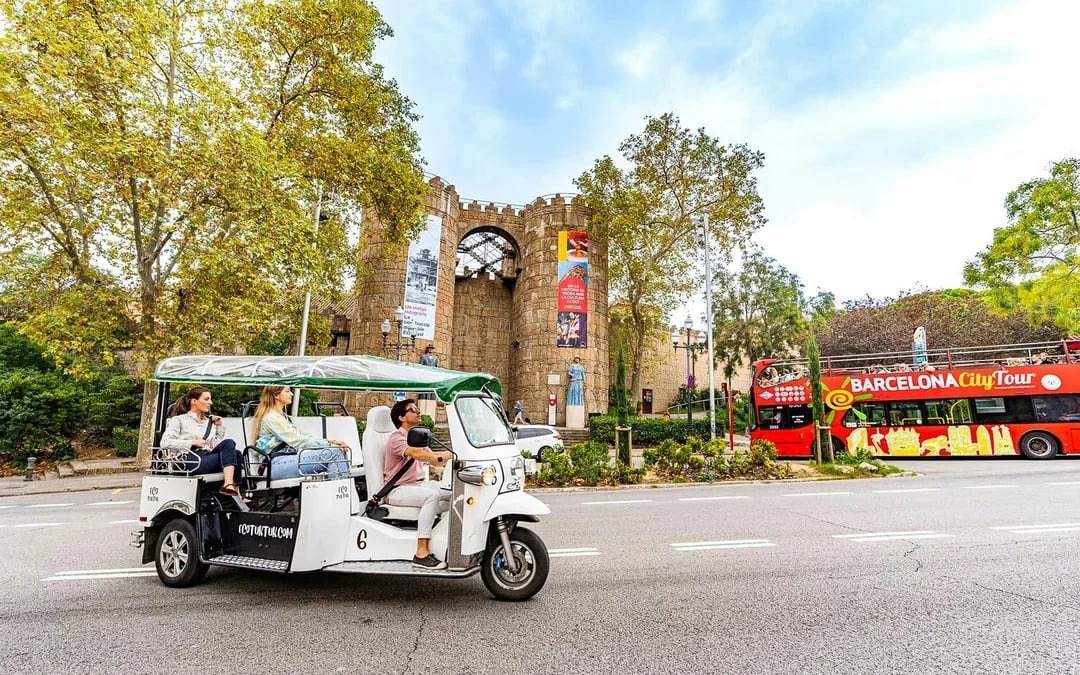 Barcelona Tuk-Tuk City Tour Image 1