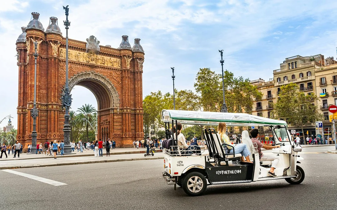 Barcelona Tuk-Tuk City Tour Image 2