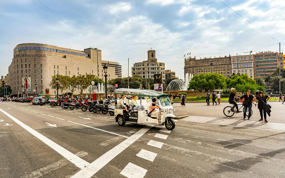 Barcelona Tuk-Tuk City Tour Image 4