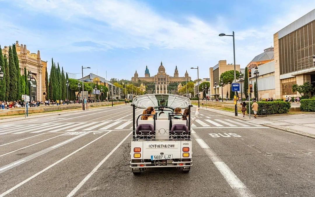 Barcelona Tuk-Tuk City Tour Image 6