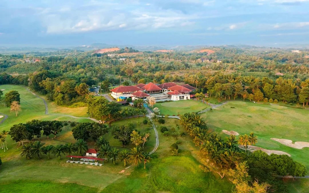 Batam Island Country Club Golf Tickets with Round-trip Ferry Image 1