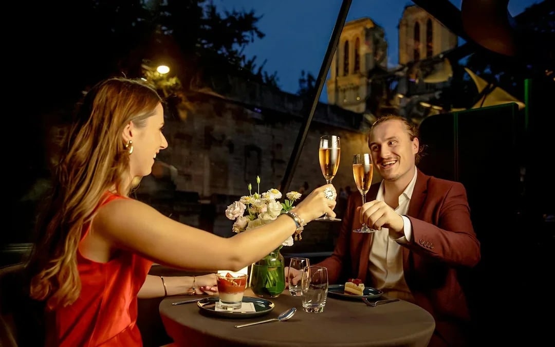 Bateaux Parisiens Seine River Dinner Cruise with French Premium Menu Image 4