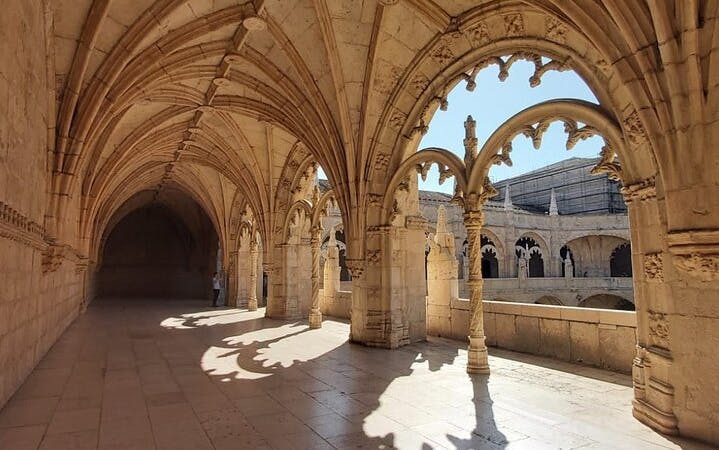 Belém: Jeronimos Monastery, Tickets and Guided tour Image 4