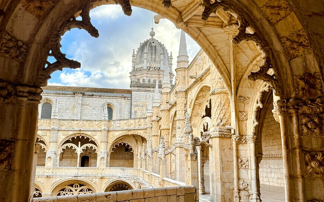 Belém Private Guided Tour with Hotel Transfers and Jerónimos Monastery Entry Image 2