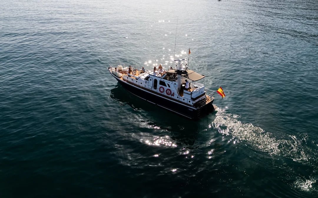 Benalmádena Sunset Cruise with 8-Course Mediterranean Tasting Menu and Selected Wines on Salacia Image 8
