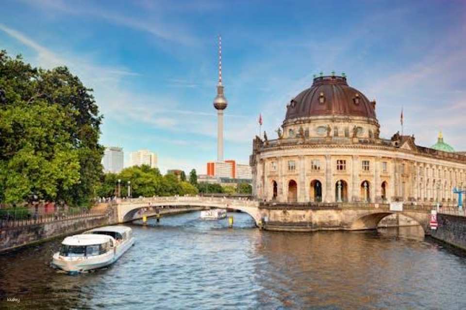 Berlin hop-on hop-off boat tour 1-day and 2-day tickets