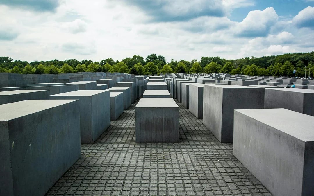 Berlin Reichstag & Holocaust Memorial Guided Walking Tour Image 5