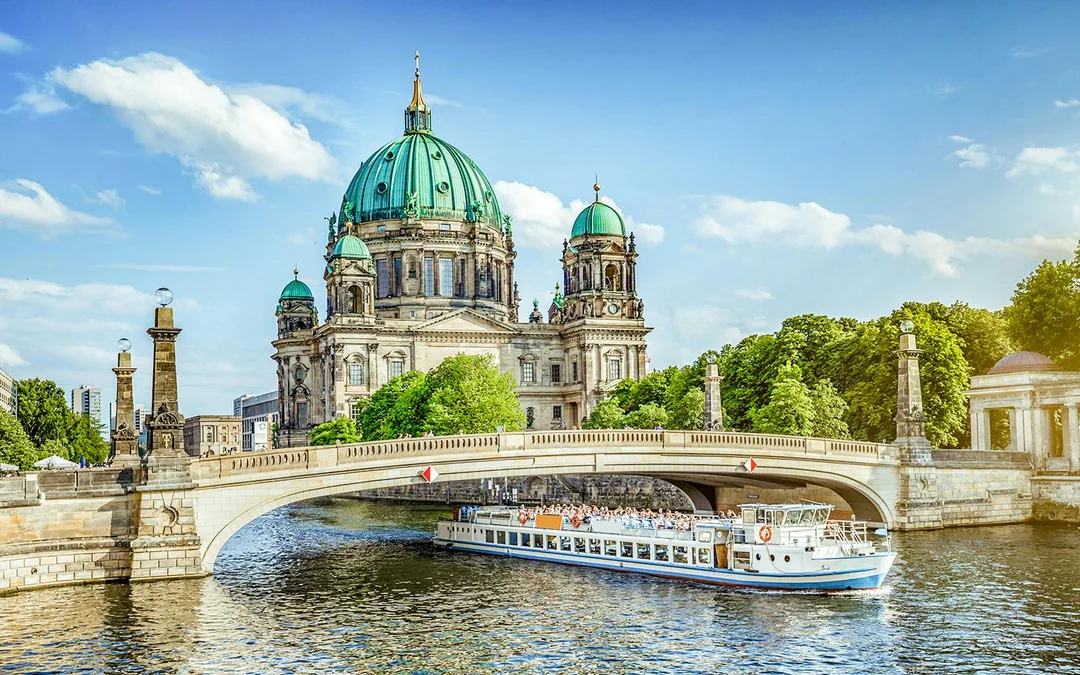 Berlin Spree River City Highlights Sightseeing Cruise Image 1