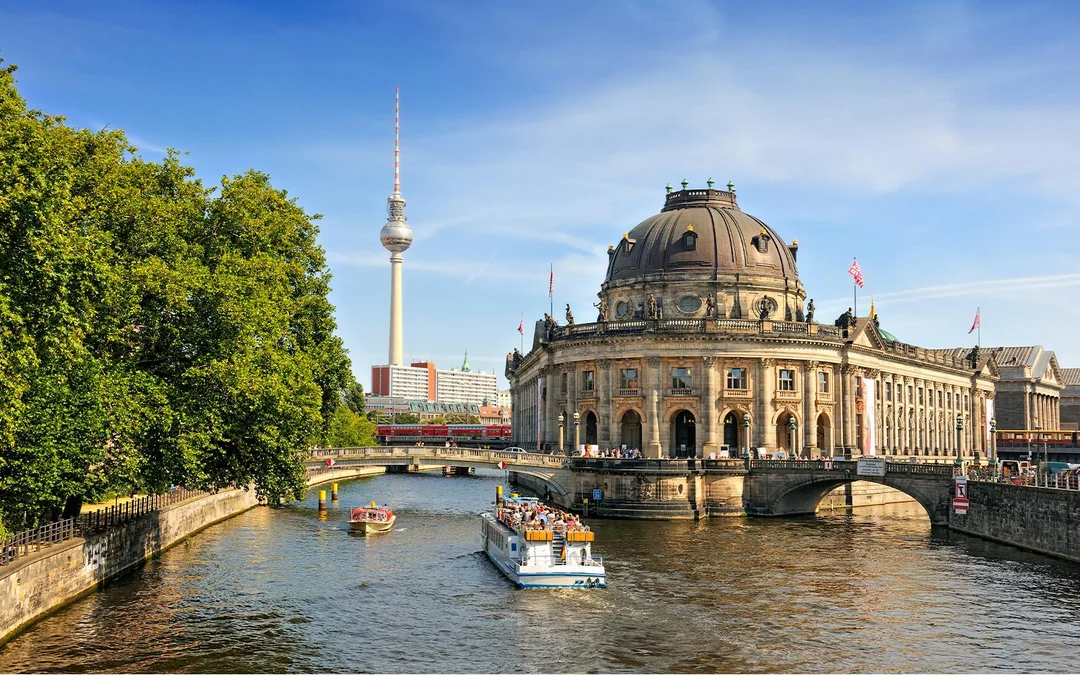 Berlin Spree River City Highlights Sightseeing Cruise Image 2