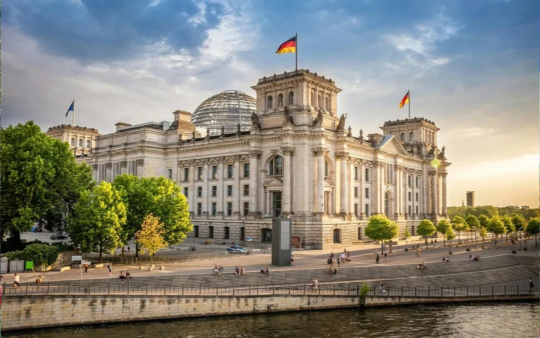 Berlin Spree River City Highlights Sightseeing Cruise Image 6